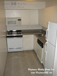 Rego Park Apartment